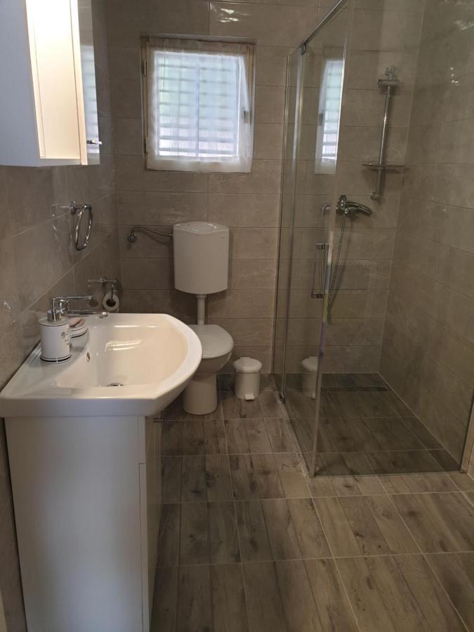 Apartman Davorka Karlobag Exterior foto